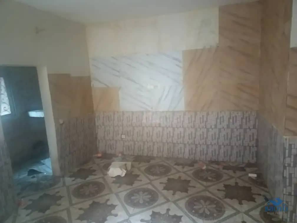 Modern Available lycee Emana  — photo 5