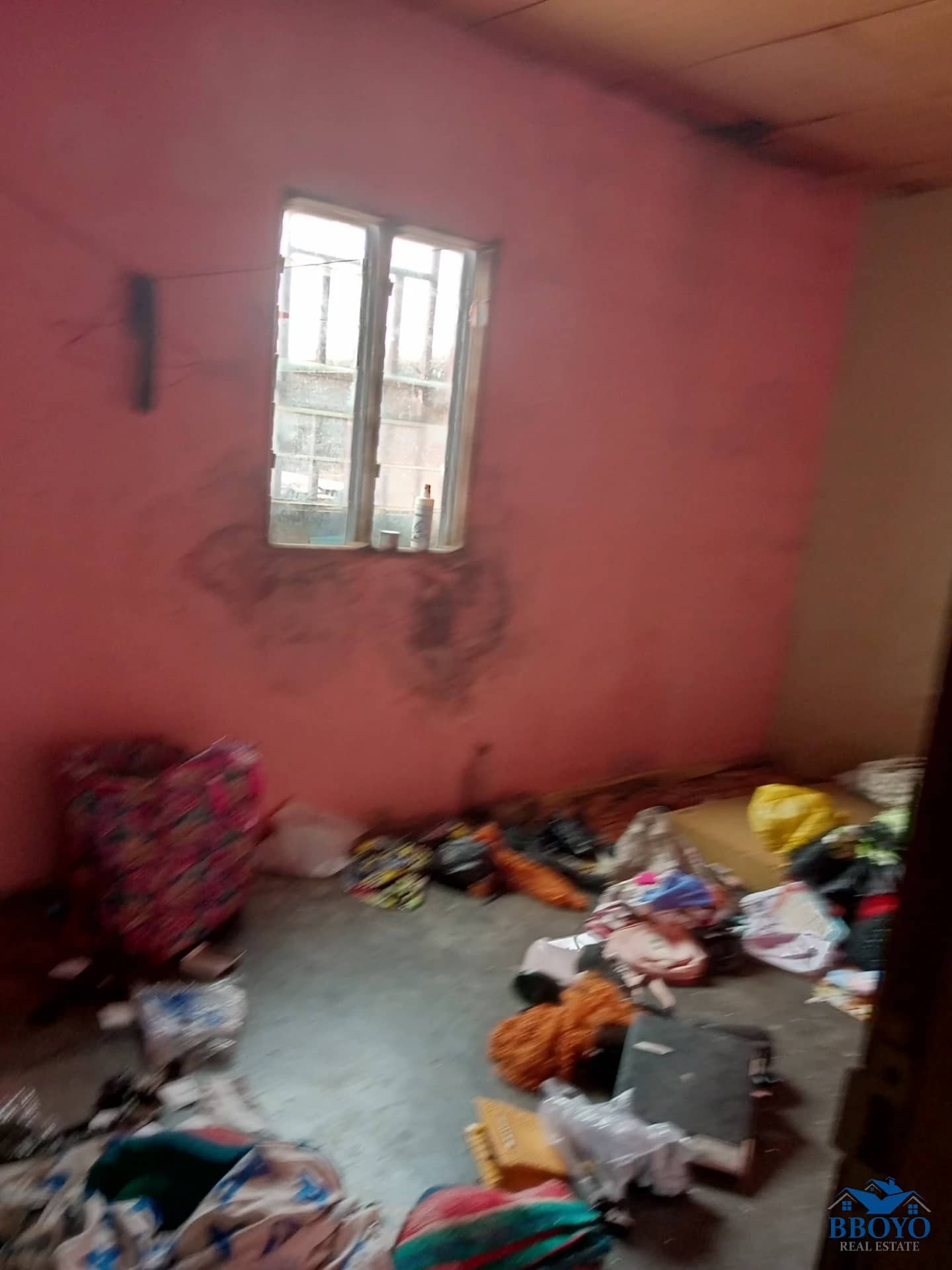 Semi-modern studio at Eleveur Mballa — photo 7