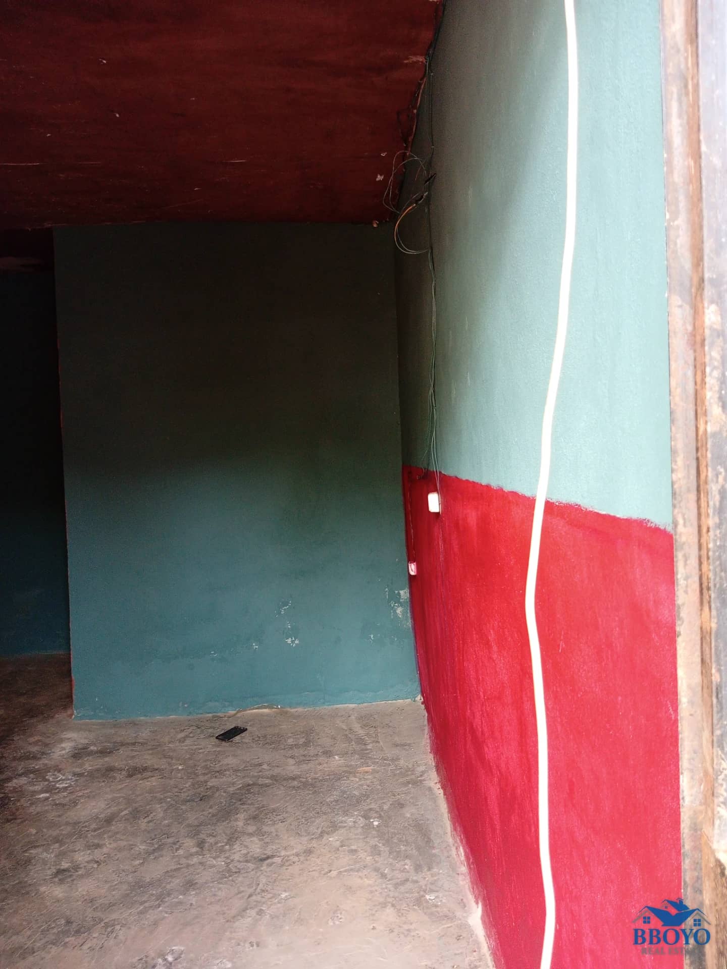 Semi-modern room at Eleveur Mballa — photo 7