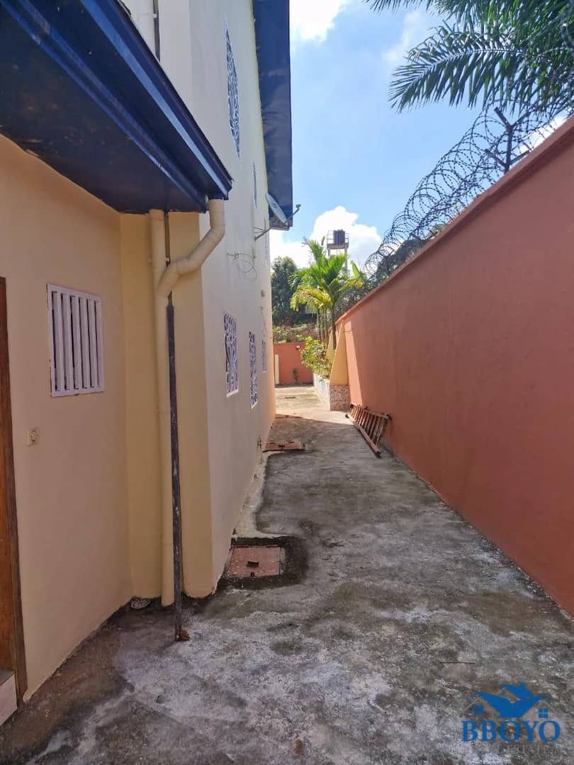 Duplex — photo 2