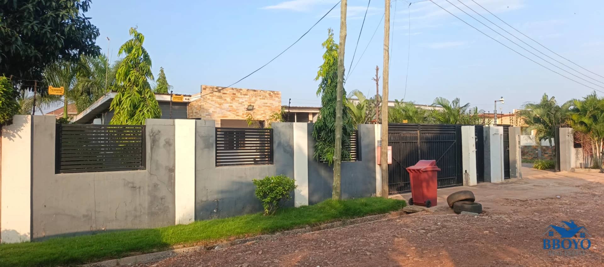 Executive 4 bedroom residential en-suit building facility