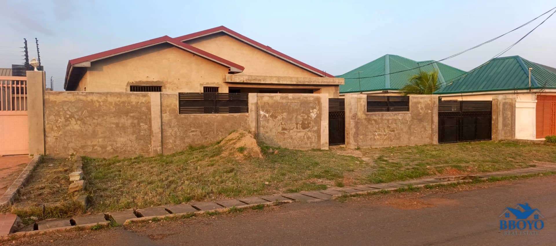 90% complete residential building — photo 3