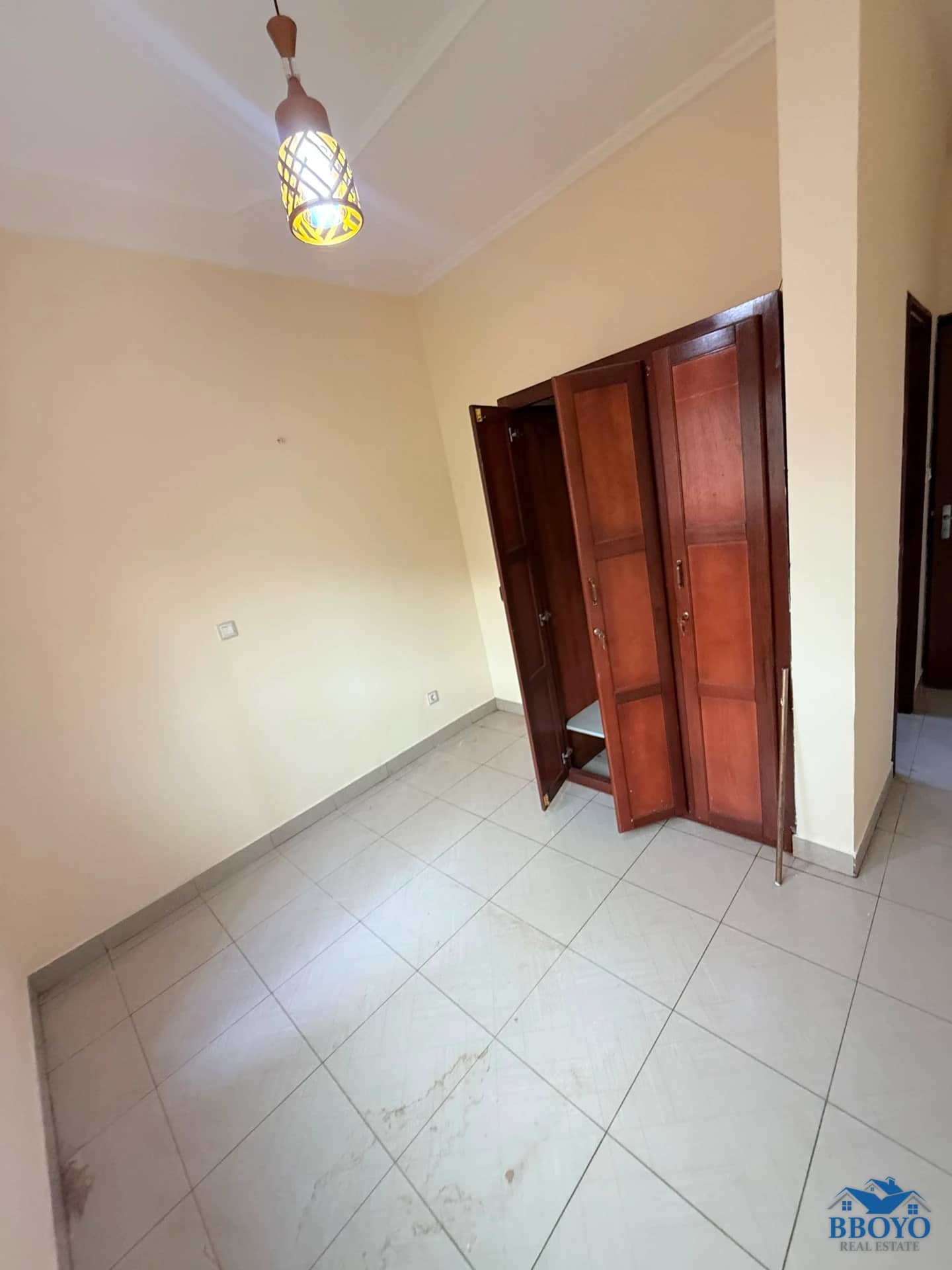 Appartement moderne à louer à Nkolfoulou — photo 5