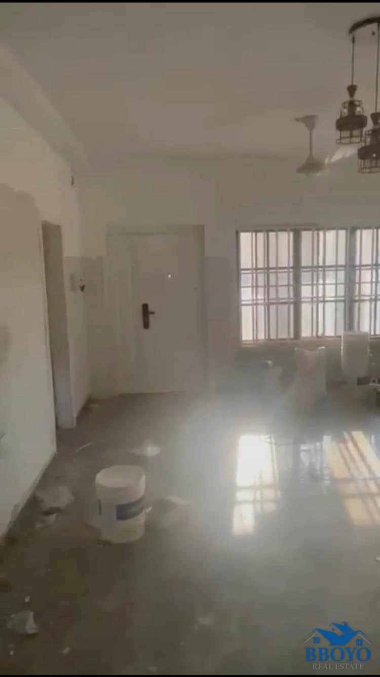 SPACIOUS 8-BEDROOM RESIDENTIAL COMPLEX — photo 6