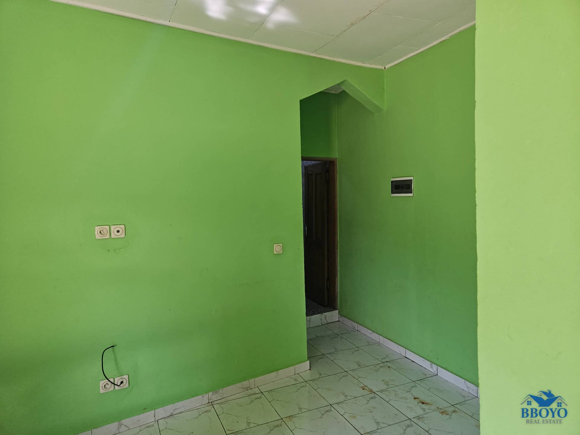 Spacious modern studio in Yaounde.