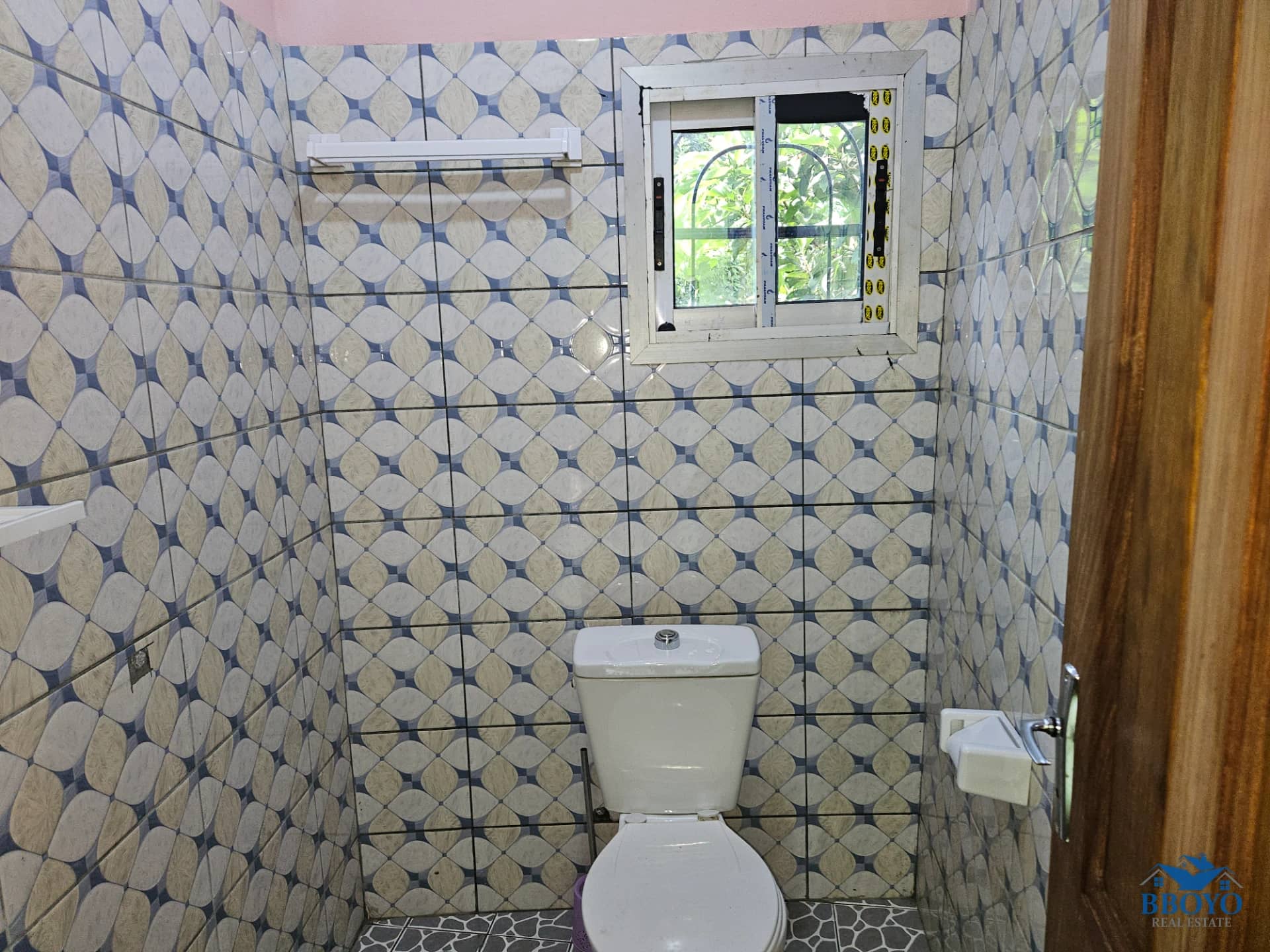 Spacious modern studio in Yaounde. — photo 5