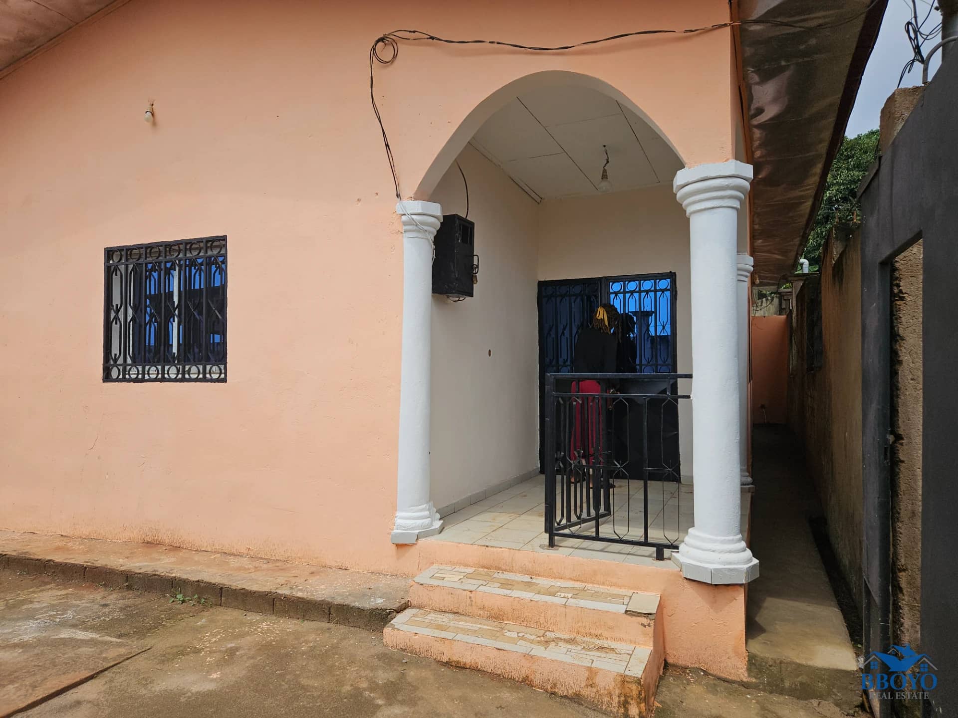 Beautiful villa in Yaoundé, move in ready. — photo 2
