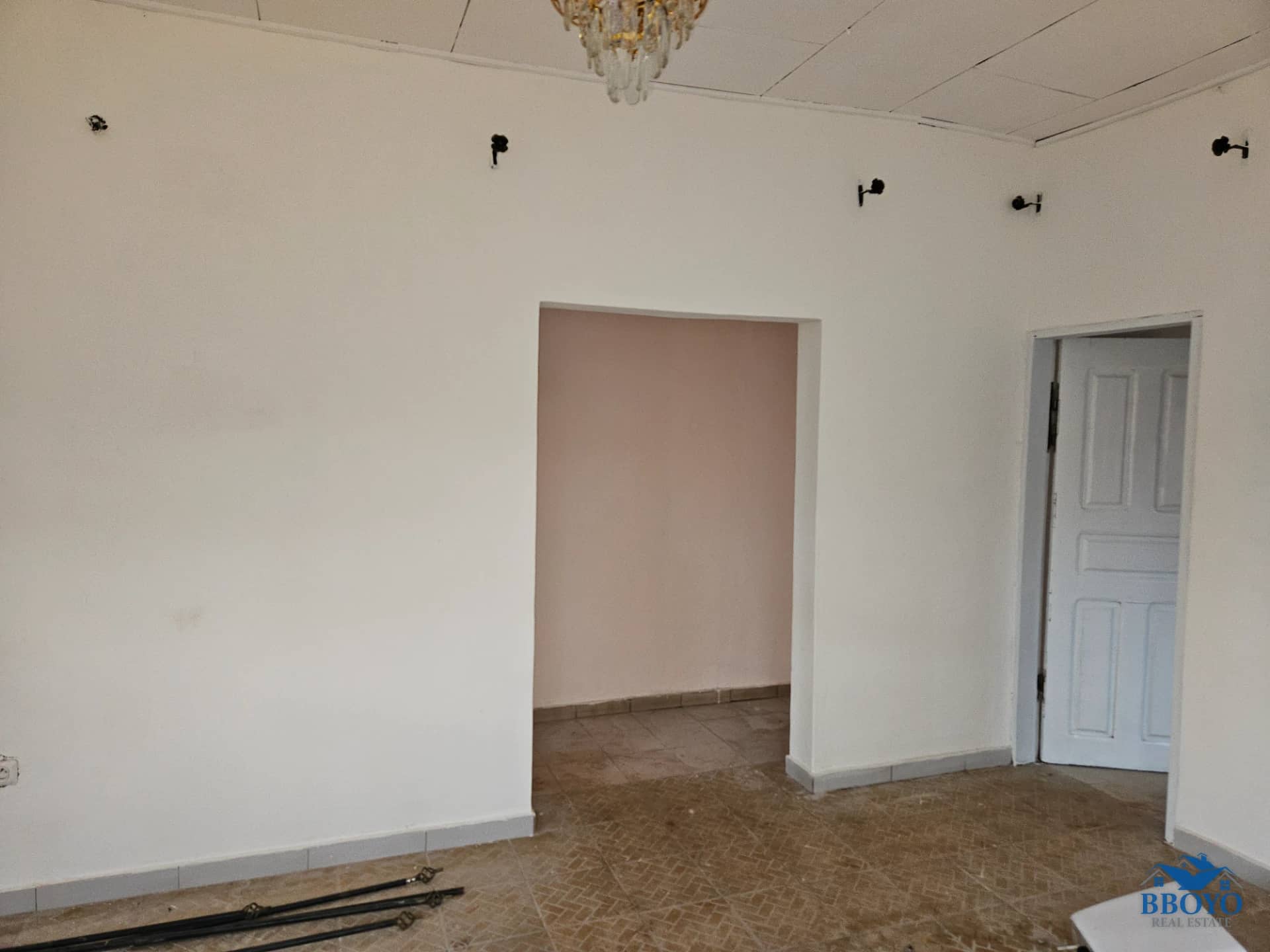 Beautiful villa in Yaoundé, move in ready. — photo 4