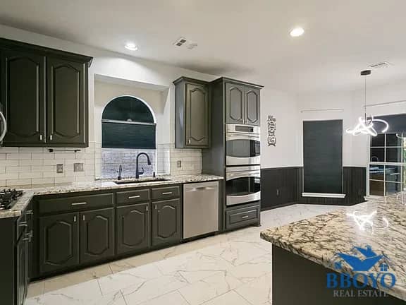 Spacious Texas Home with Greenbelt Oasis — photo 3